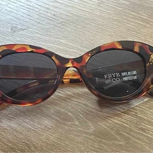 Frye and Co Sunglasses - Picture 3 of 3